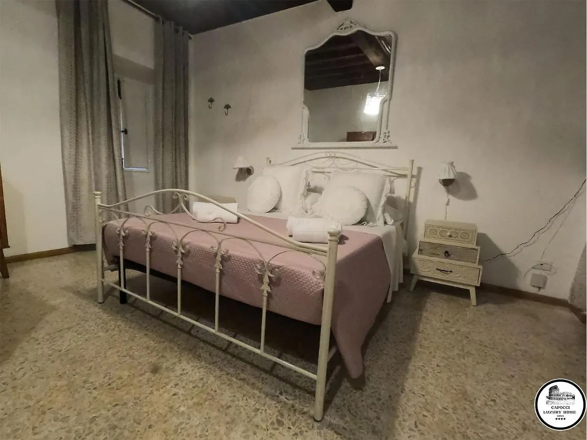 Apartment Capocci Luxury Home Rome